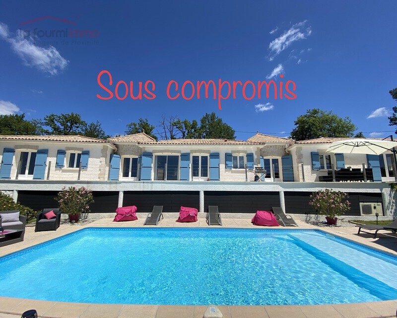 Villa avec  piscine et vue sublime - Sous compromis 
