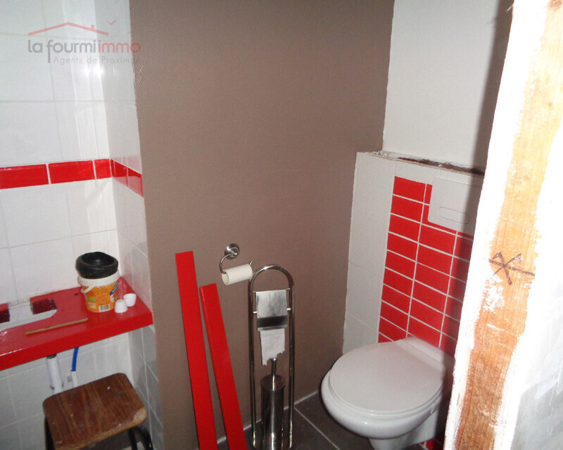 Vends à Volmerange-lès-Boulay une maison lorraine en rénovation - Maison toilettes