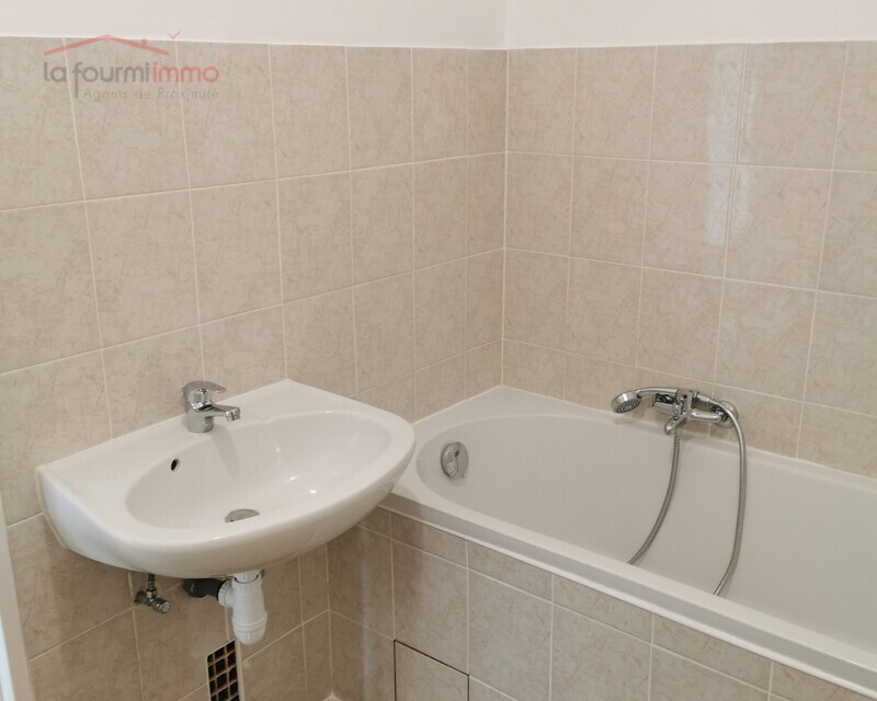 Investisseur ou primo-accédant : Appartement 3 pièces refait à neuf  - Salle de bain