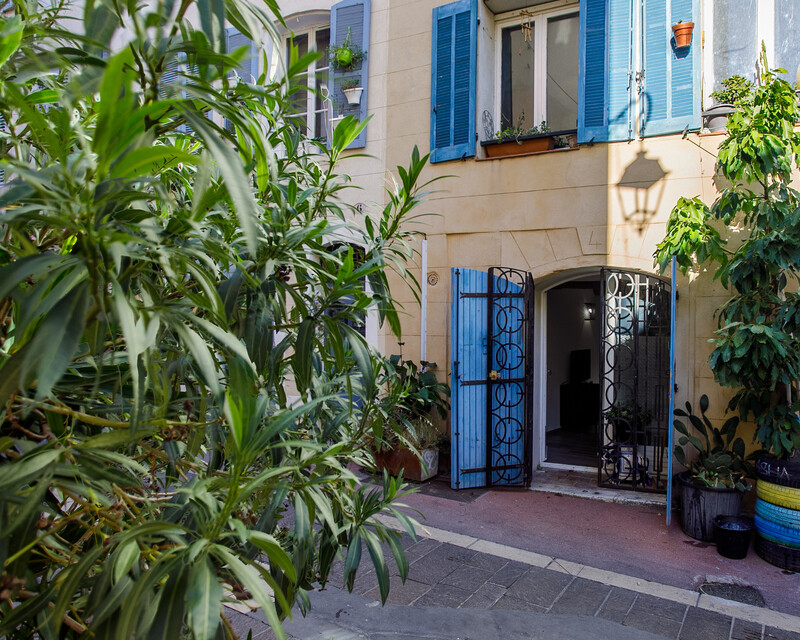 Appartement  T3  - duplex -  63 m2  Marseille  13002 - "Le Panier" - Facade 2