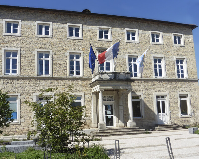 Relais postal 19ème - Mairie st laurent de mure