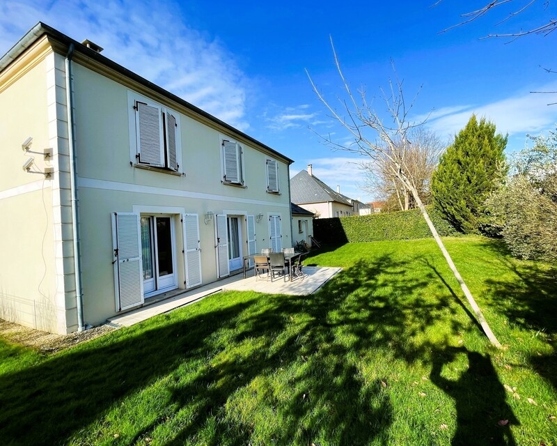 Maison familiale  7 P - 150 m² secteur Val Roger - Plessis-Trévise  - Derriere