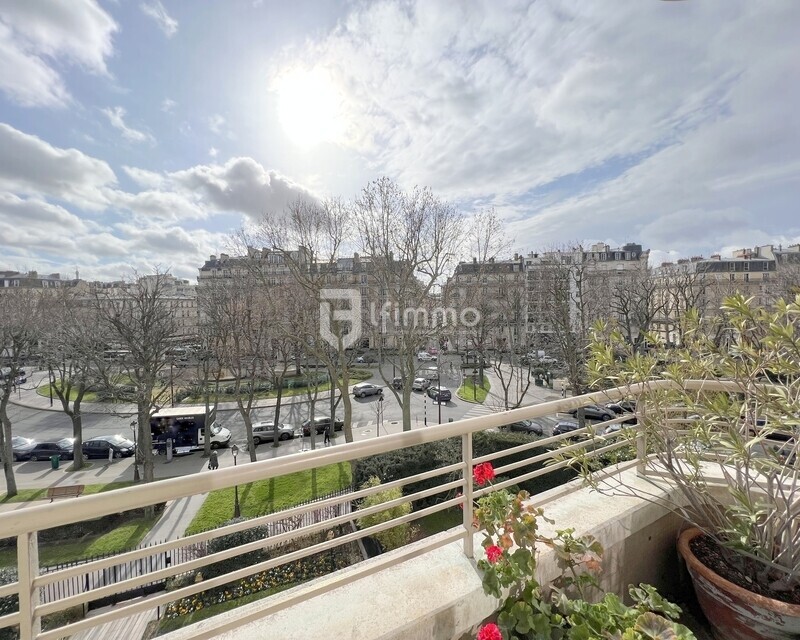 Neuilly sur Seine-Place Winston Churchill-Appartement+annexes 182m²