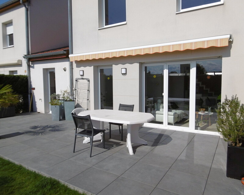 Triplex de 113 m2 avec espace vert, garage, parking et terrasse  - P1010021