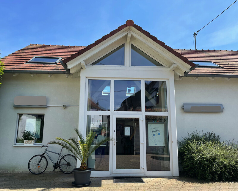 Ensemble immobilier sur terrain de 17,5 ares à Buhl (67470) - Vue facade bureauxjpeg