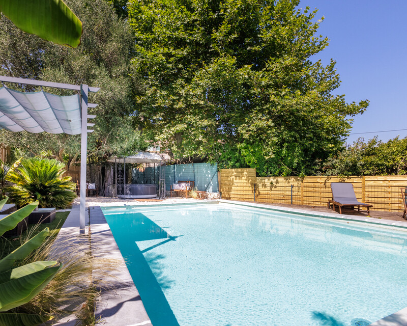 Maison familiale 7 pièces 160 m2  - Terrain 650 m2 - 619 000€   - Espace piscine 2