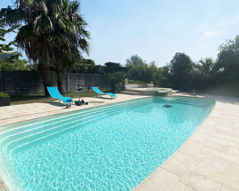 Magnifique villa piscine & jacuzzi 160m2 